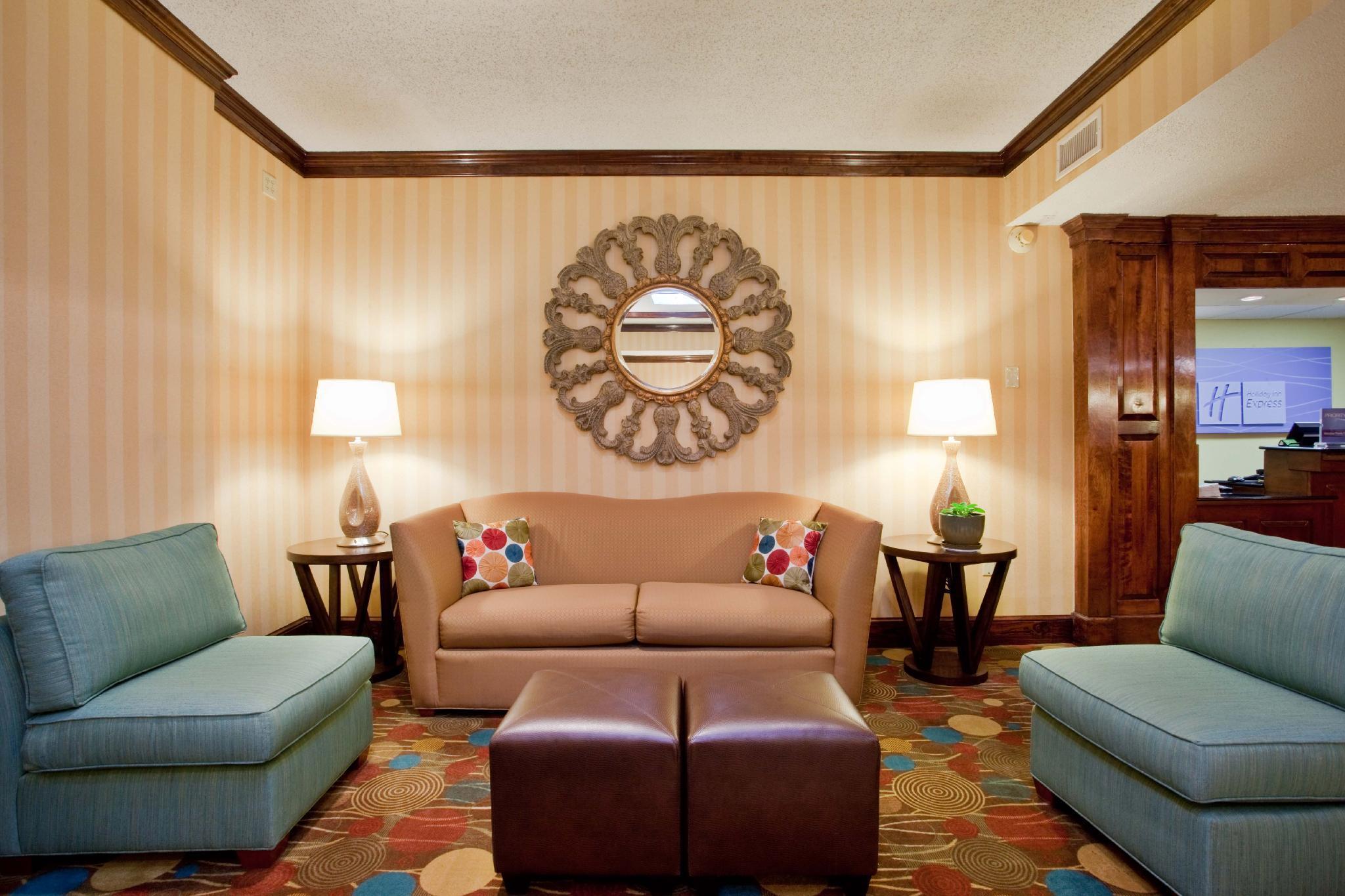 Holiday Inn Express Danville By Ihg Exterior photo