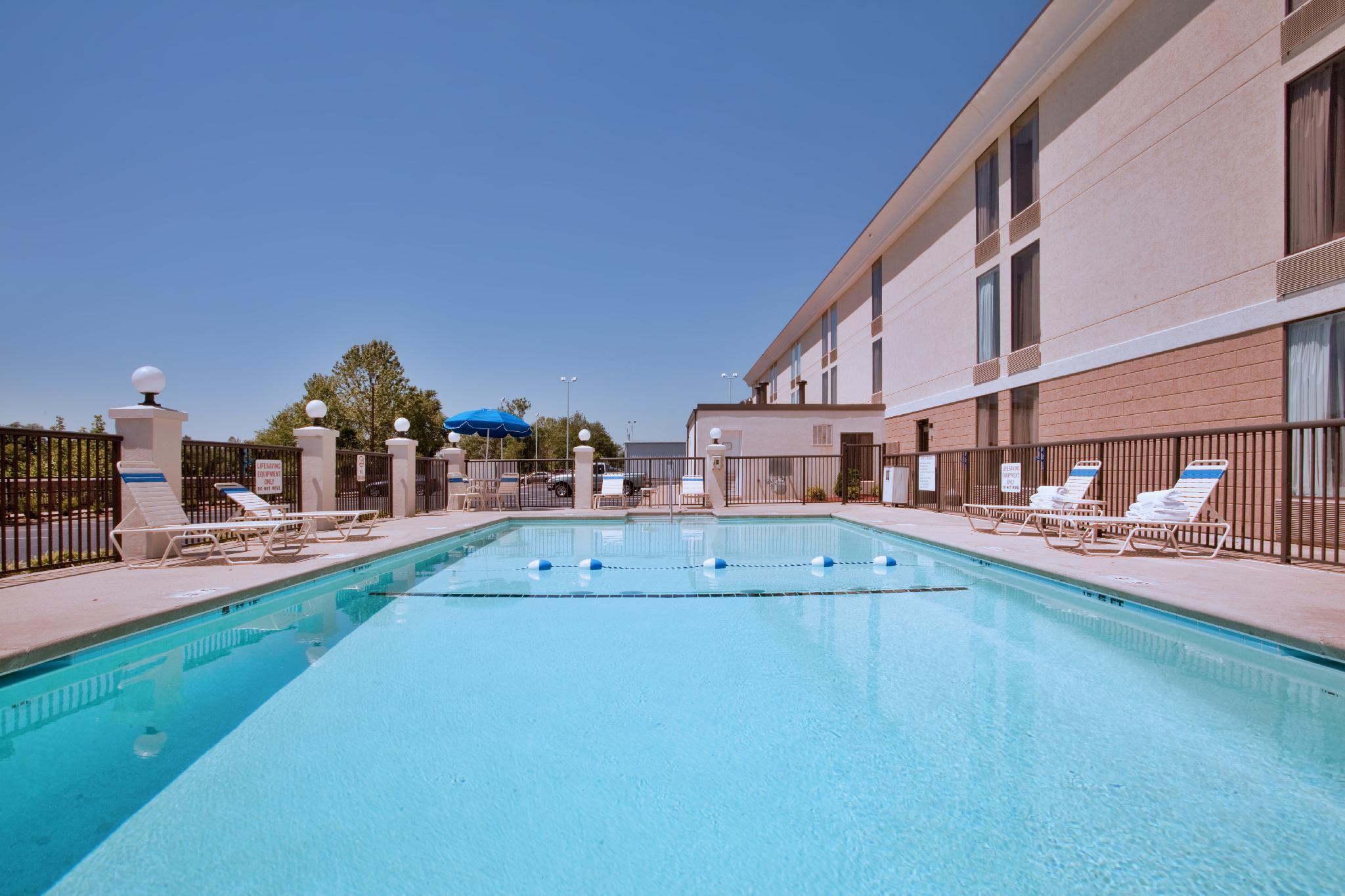 Holiday Inn Express Danville By Ihg Exterior photo