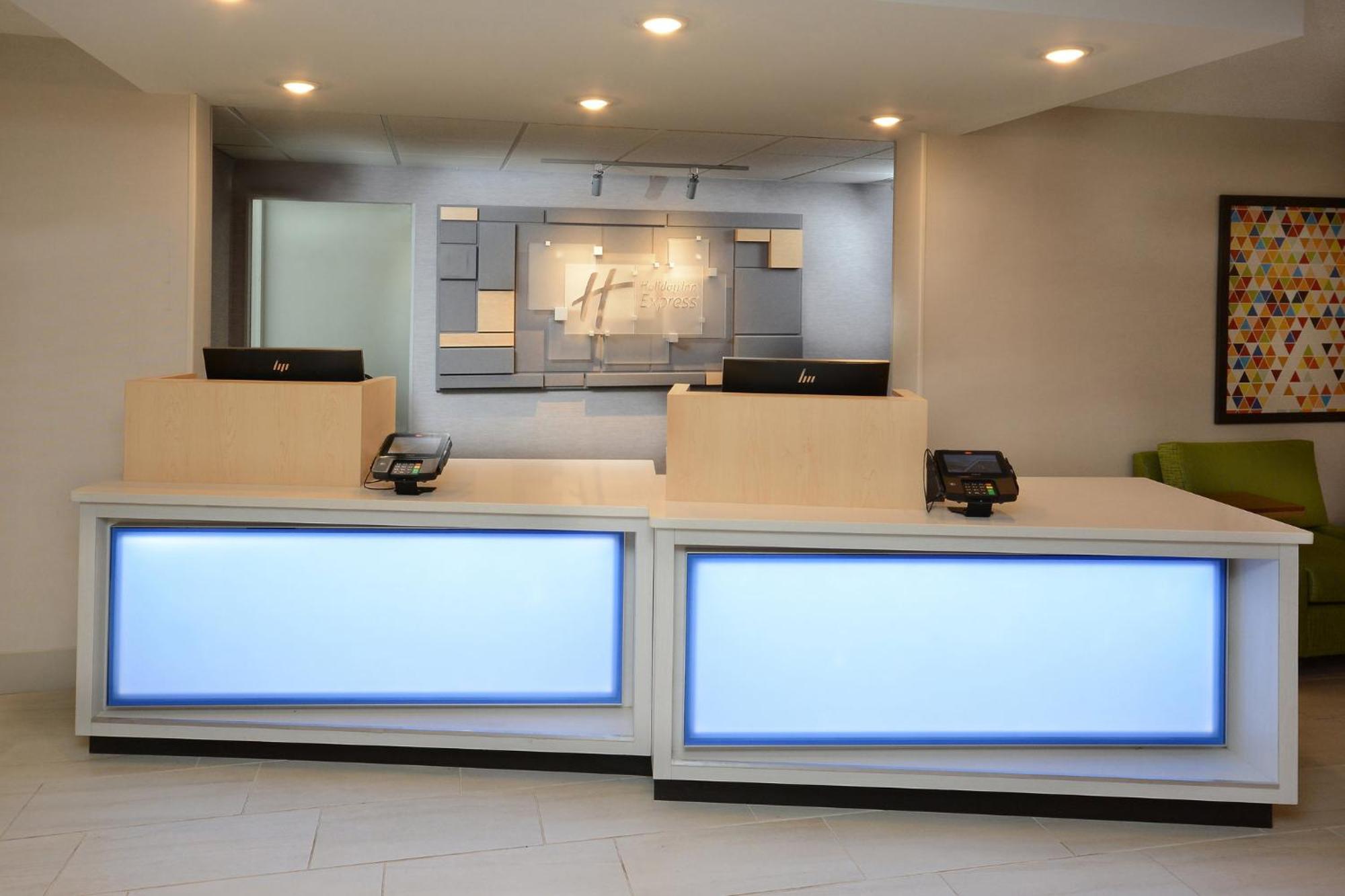 Holiday Inn Express Danville By Ihg Exterior photo