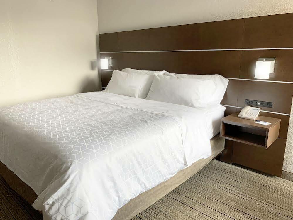 Holiday Inn Express Danville By Ihg Exterior photo